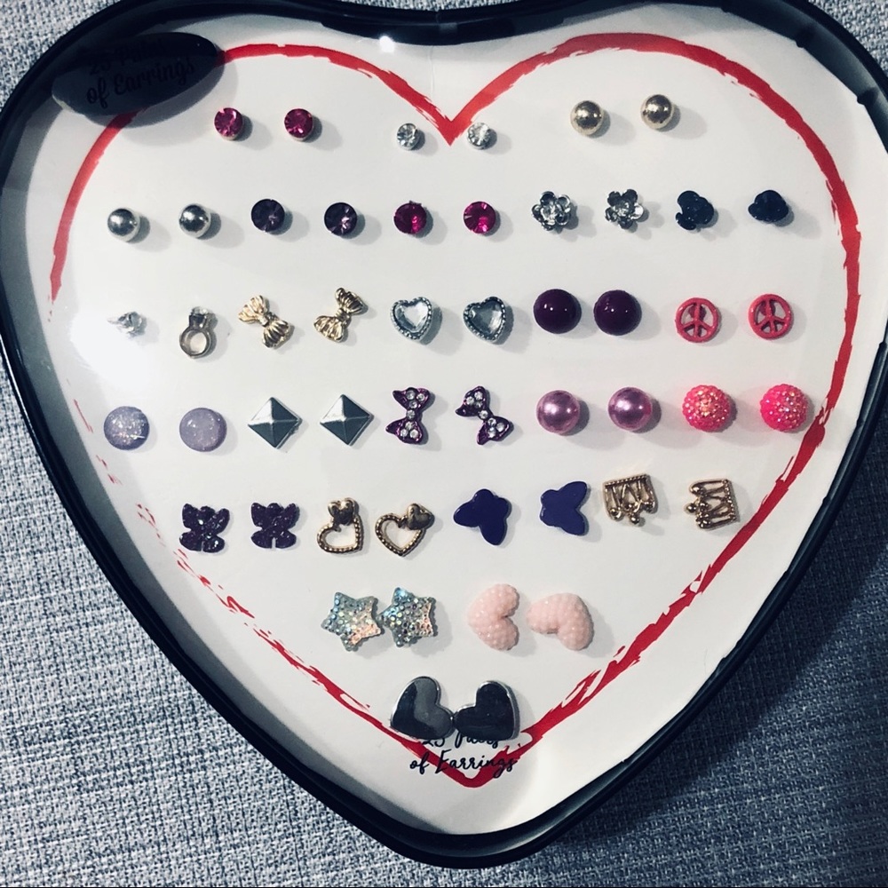 💜NEW💎25 Stud Earing gift set + Metal Heart tin - Picture 4 of 8